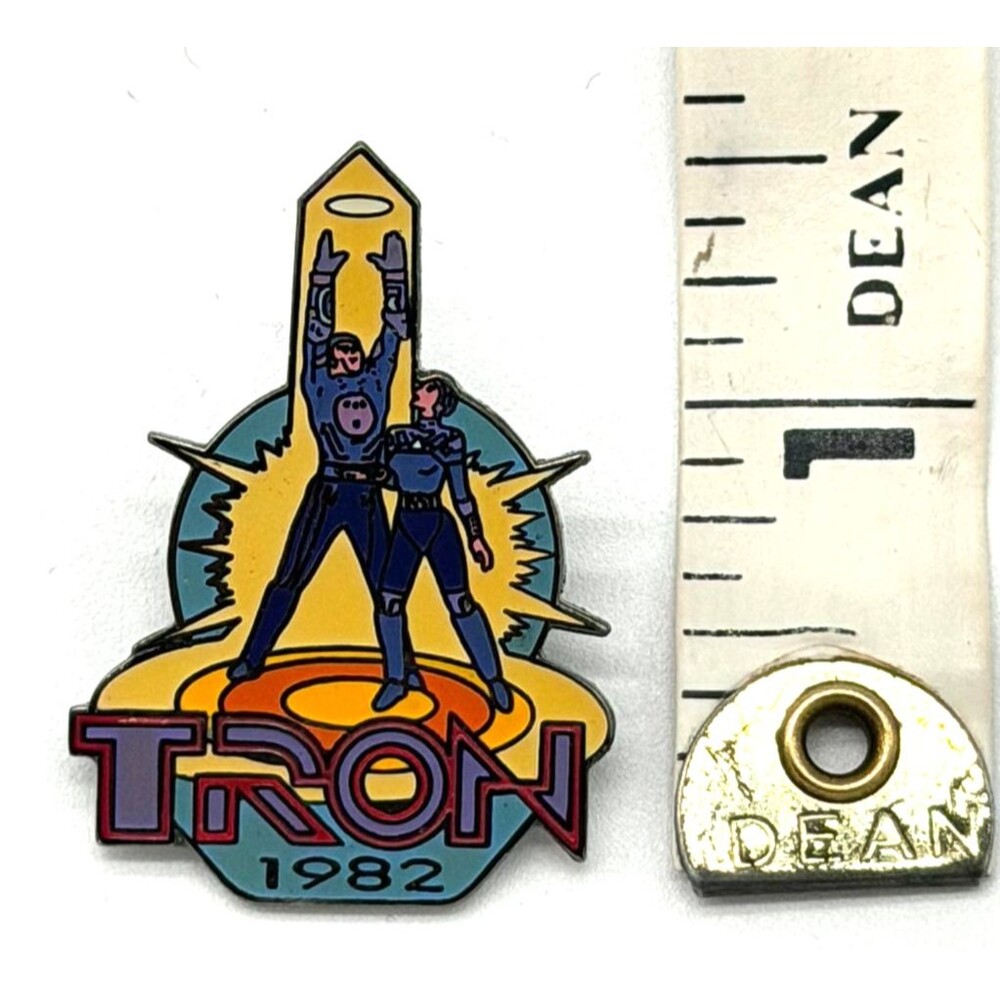 1999 Disney Countdown to the Millennium Pin #29 TRON 1982 Vintage Movie Fotoball